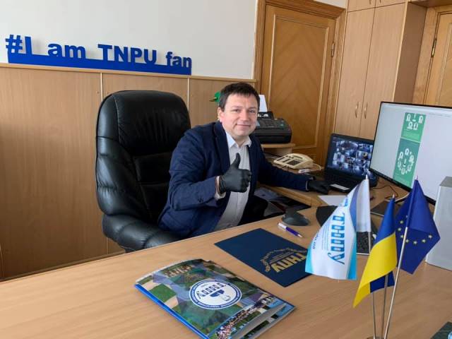 Зв'язок відмінний